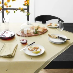 Bee Table Throw -TABLETOP BAR STORE bee table throw 202221 0229 bee table throw z