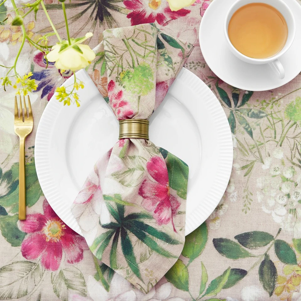 La Vie en Rose Napkins, Set of 4 4 La Vie en Rose Napkins, Set of 4 - Image 2