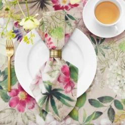 La Vie en Rose Tablecloth -TABLETOP BAR STORE la vie en rose tablecloth 202221 0209 la vie en rose tablecloth z