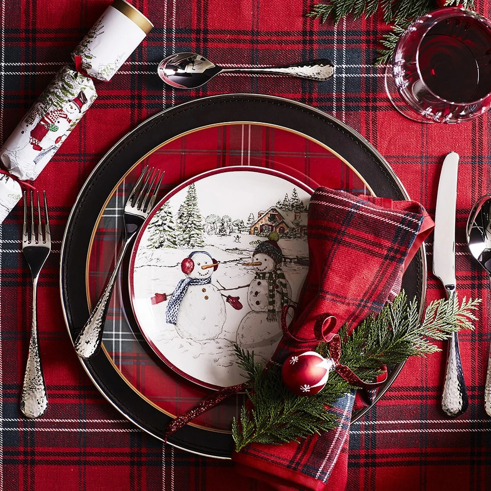 Classic Tartan Napkins, Set of 4 11 Classic Tartan Napkins, Set of 4 - Image 9