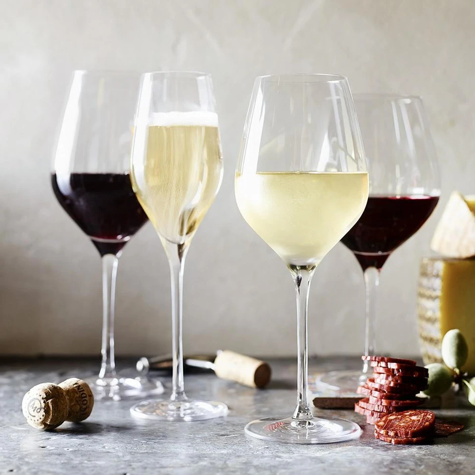 Williams Sonoma Encore Pinot Noir Wine Glass 4 Williams Sonoma Encore Pinot Noir Wine Glass - Image 2